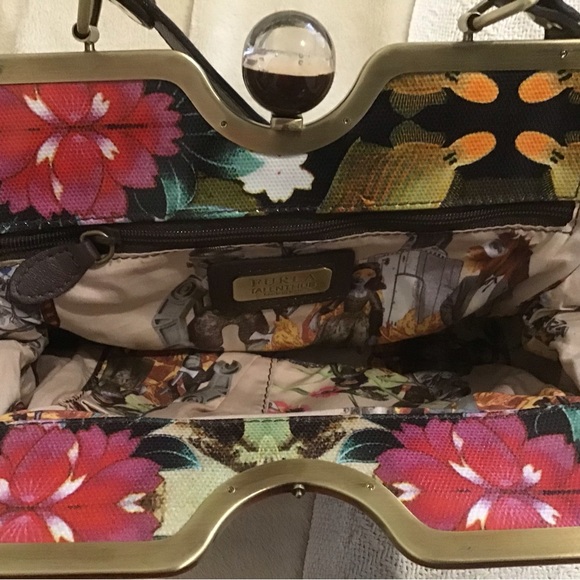 FURLA handbag *rare find - Picture 7 of 7